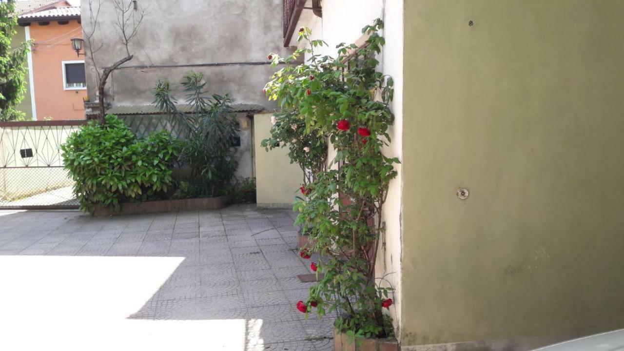 La Casa Dei Nonni Villa Moncrivello Exterior foto